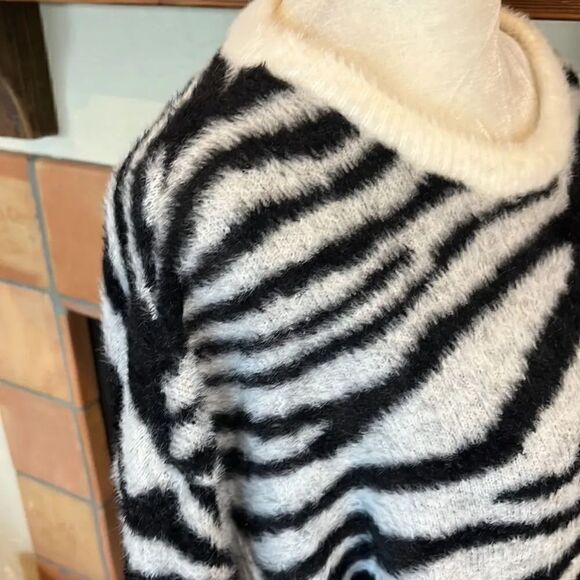 Express Zebra Print Nylon Faux Fur Sweater, M! - Picture 4 of 9